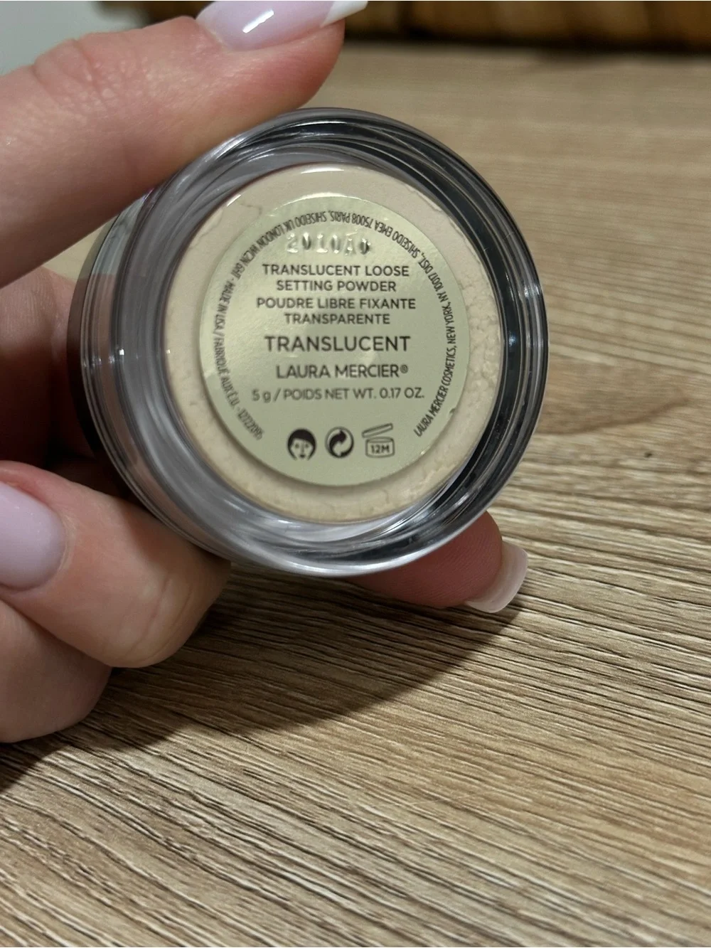 laura mercier lightweight loose